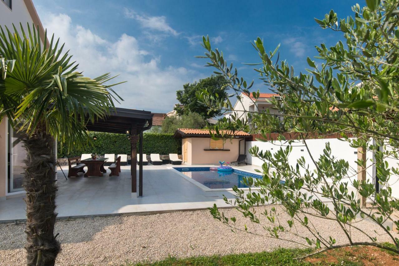 Villa Tereza Malinska Exterior photo